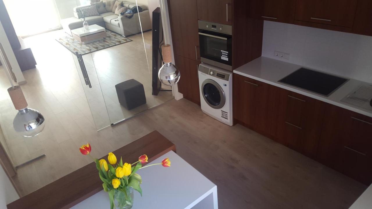 Great Flat With Terrace In Oldtown-Prime Rentals Kaunas Bagian luar foto