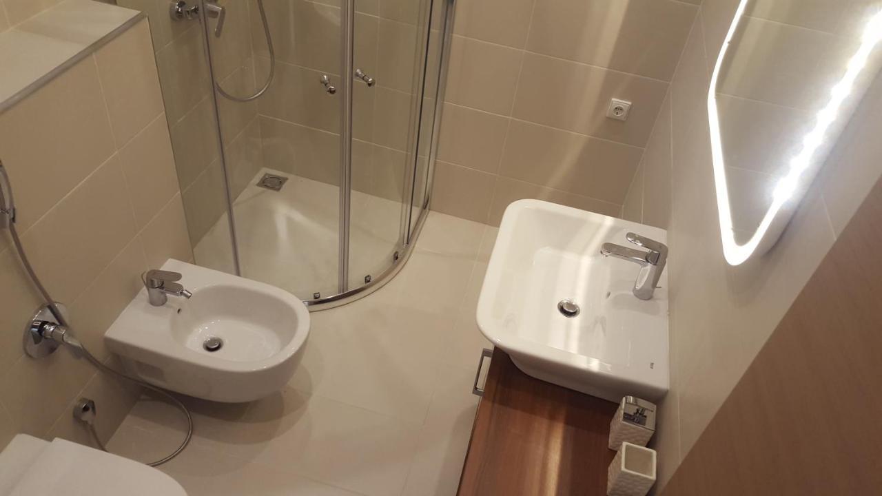 Great Flat With Terrace In Oldtown-Prime Rentals Kaunas Bagian luar foto